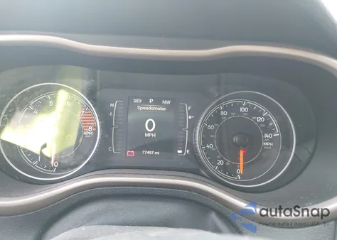 2016 Jeep Cherokee Latitude z USA, uszkodzony, nr VIN 1C4PJMCS5GW236487